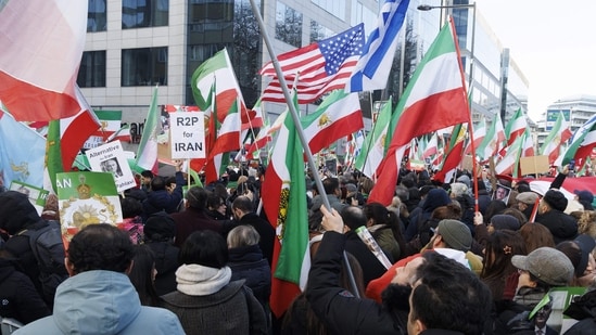 Iran-US tensions highlights: Protestors in hospitals being &lsquo;handed over&rsquo; to regime, says exiled crown prince