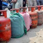 LPG की किल्लत से फिर से रसोई में दिखेगा कोयला और केरोसिन! सरकार ने दिए ये संकेत