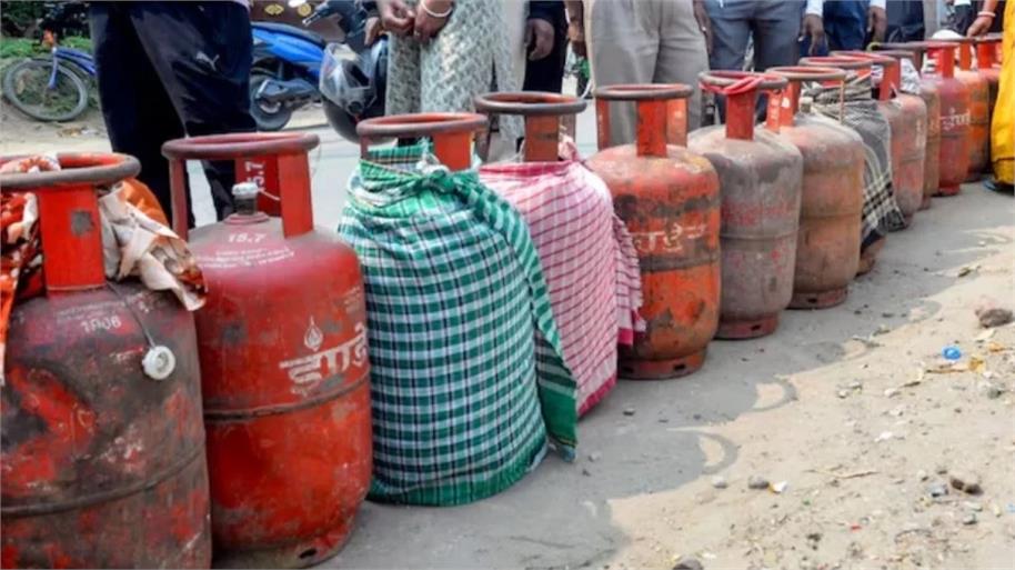 LPG की किल्लत से फिर से रसोई में दिखेगा कोयला और केरोसिन! सरकार ने दिए ये संकेत