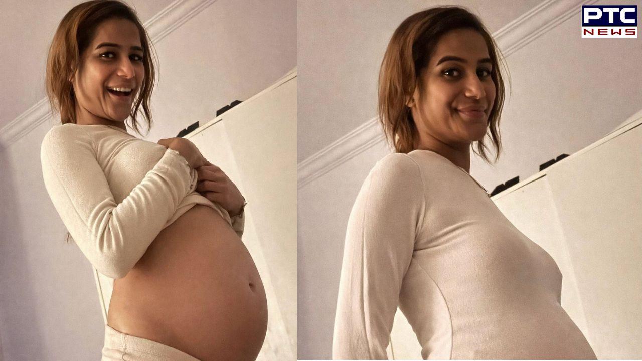 Is Poonam Pandey Pregnant ?  ਕੀ ਸੱਚਮੁੱਚ ਪੂਨਮ ਪਾਂਡੇ ਹੈ ਗਰਭਵਤੀ ? ਤਸਵੀਰਾਂ ਸਾਂਝੀਆਂ ਕਰ ਦਿਖਾਇਆ ਬੇਬੀ ਬੰਪ