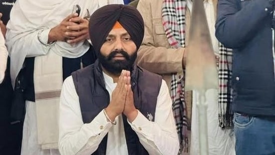 Former Punjab minister and Patti AAP MLA Laljit Singh Bhullar sits hands folded after he was arrested from Mandi Gobindgarh in Fatehgarh Sahib district on Monday. (HT_PRINT)