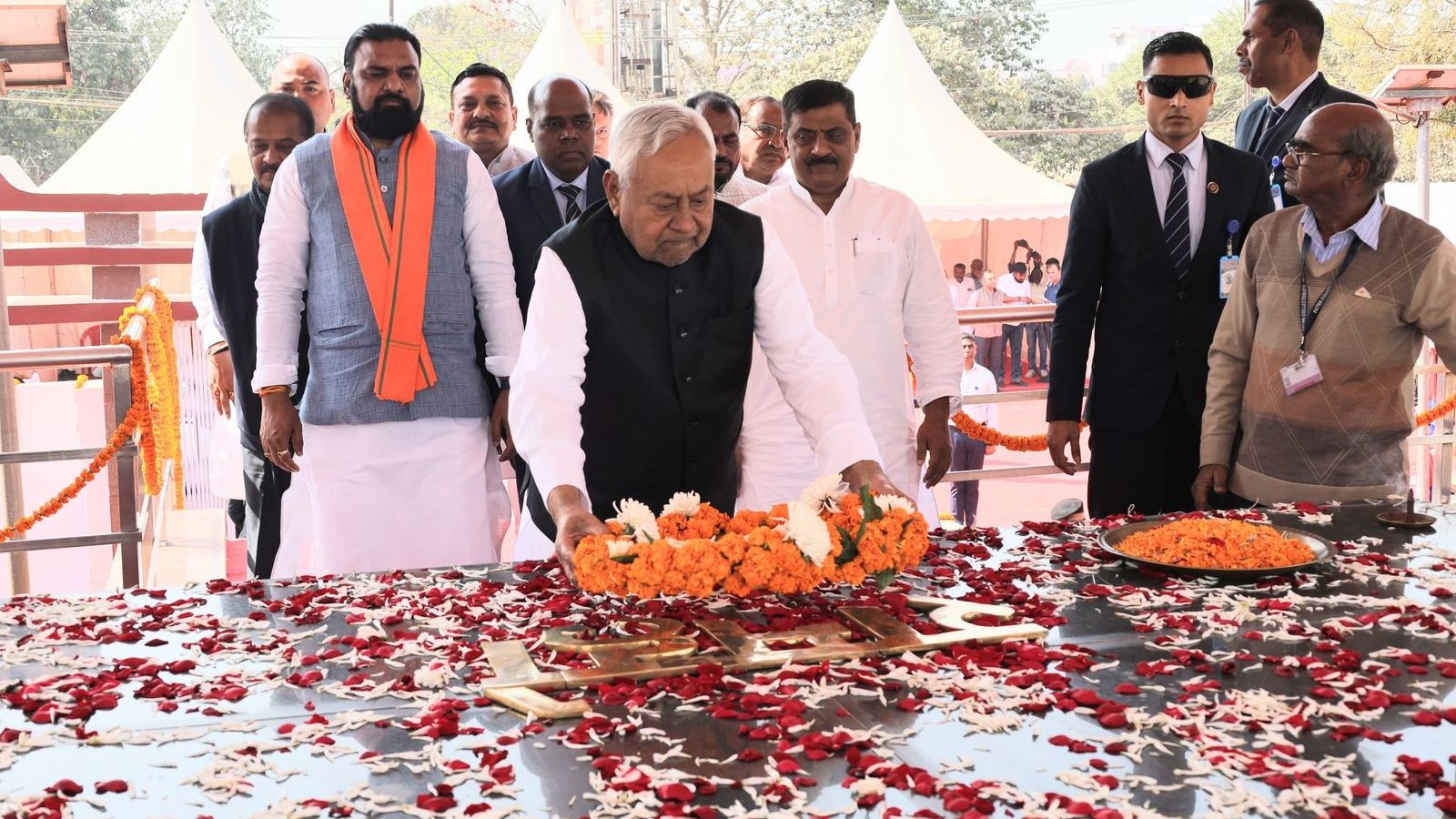 Long night in Patna, decks being cleared for CM Nitish Kumar’s exit