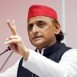 LPG संकट के बीच BJP नेताओं ने गाड़ी से उतारे पार्टी का झंडा! अखिलेश यादव ने किया चौंकाने वाला दावा