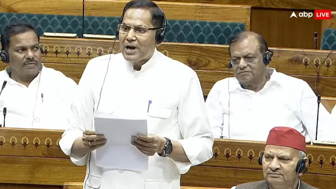 UP Politics: यूपी में UGC पर फिर गर्म हो सकती है सियासत, सपा सांसद के बयान से हलचल, बीजेपी भी मुश्किल में!
