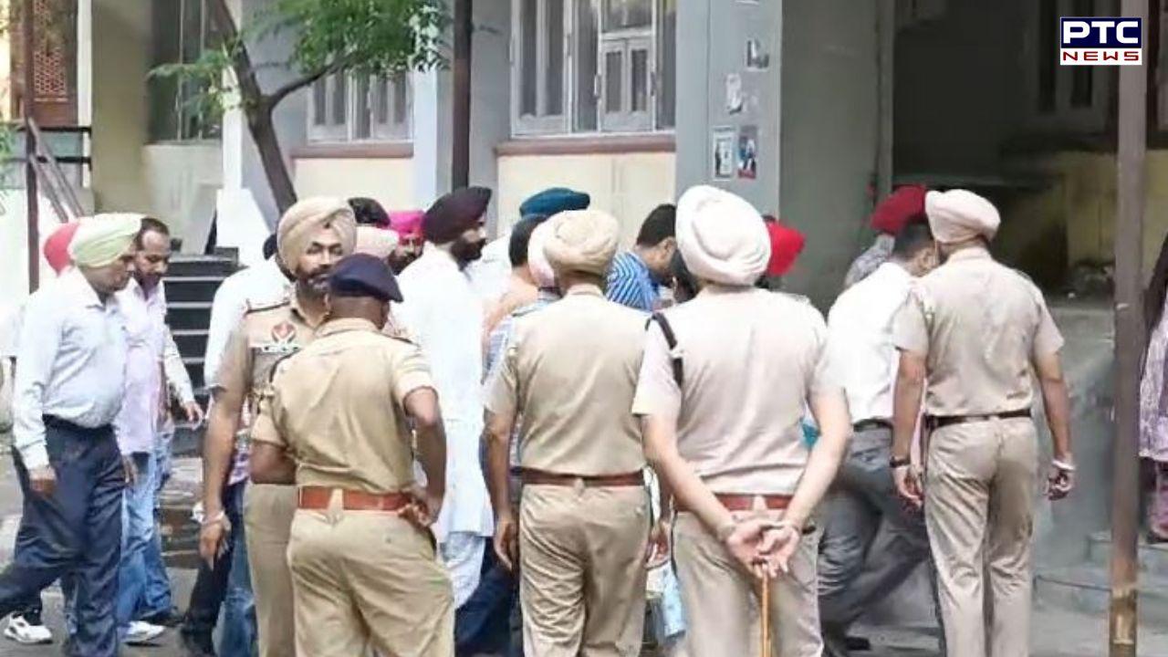 DM Gagandeep Singh Case : ਸਾਬਕਾ ਮੰਤਰੀ ਲਾਲਜੀਤ ਸਿੰਘ ਭੁੱਲਰ ਮੁੜ ਤਿੰਨ ਦਿਨ ਦੇ ਰਿਮਾਂਡ ‘ਤੇ, ਅੰਮ੍ਰਿਤਸਰ ਅਦਾਲਤ ‘ਚ ਹੋਈ ਪੇਸ਼ੀ