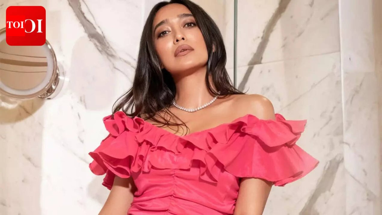 Sayani Gupta becomes Priyanka Chopra&rsquo;s Hindi voice in &lsquo;The Bluff,&rsquo; opens up on the challenge | Hindi Movie News – The Times of India
