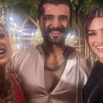 Kriti Sanon joins Vijay Deverakonda and Rashmika Mandanna at star-studded wedding reception; 'Cocktail 2' girls cuddle up for cute pic | – The Times of India