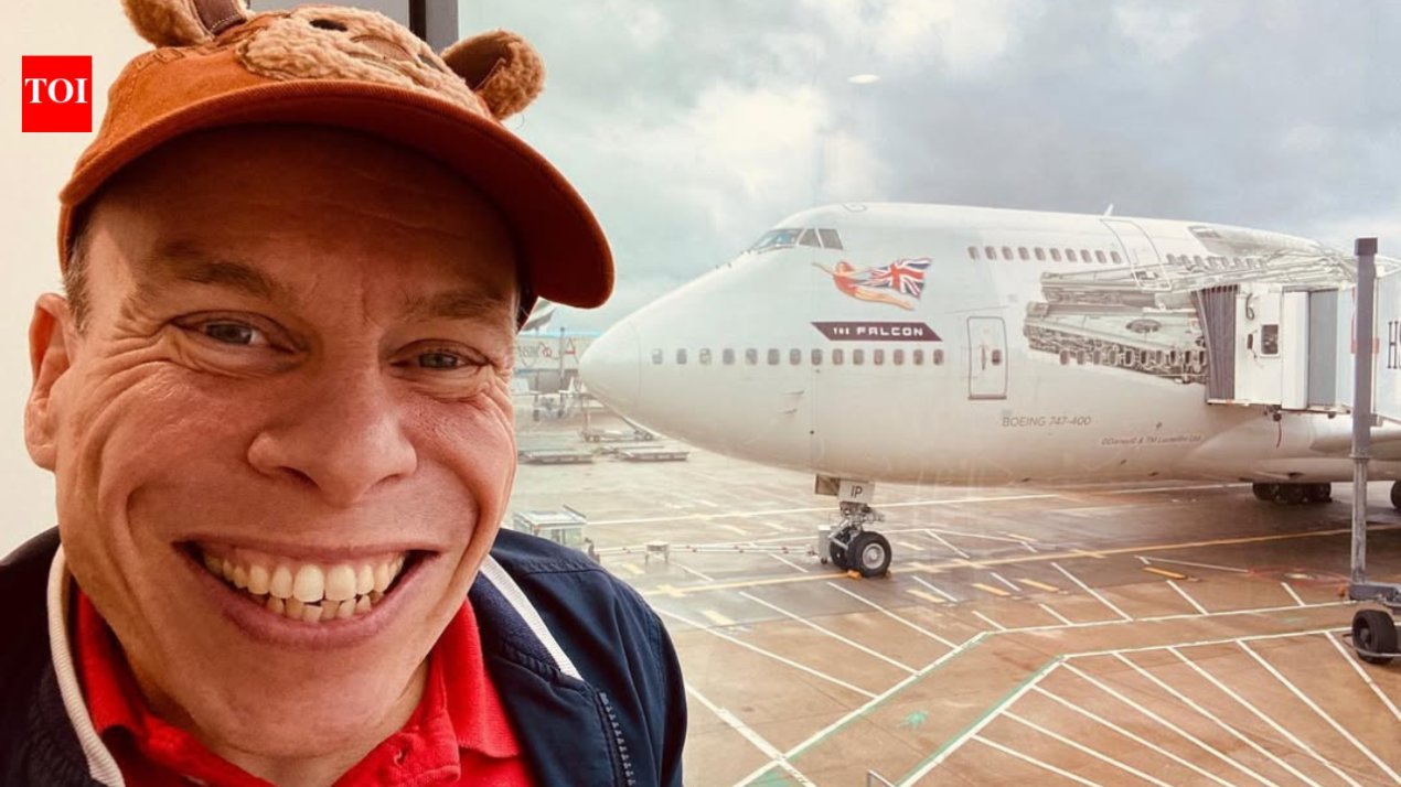 'Harry Potter' star Warwick Davis receives OBE from Prince William at Windsor Castle | English Movie News – The Times of India