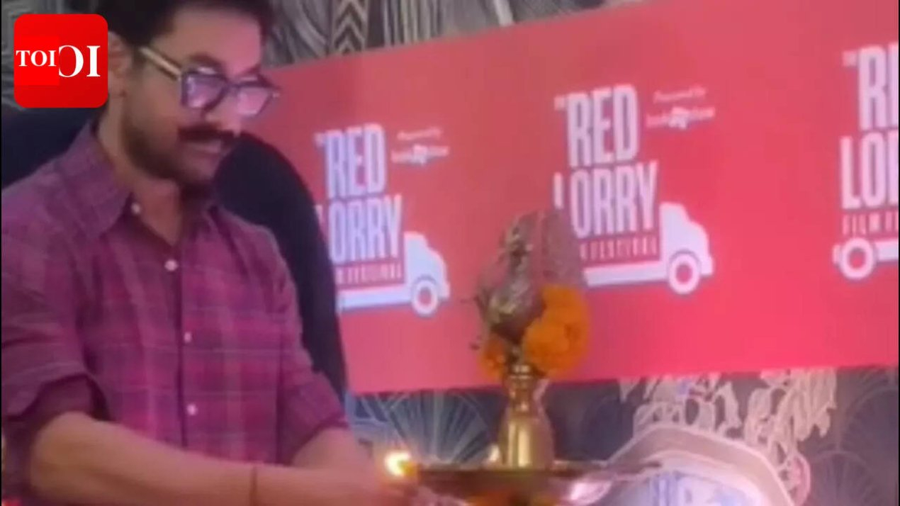 Aamir Khan takes off shoes to light lamp at film festival; wins hearts online | – The Times of India