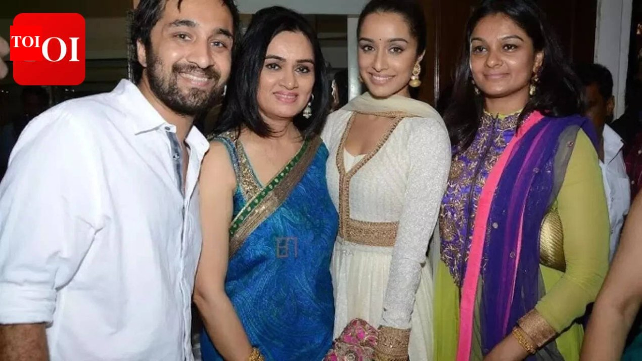 Tejaswini Kolhapure recalls being asked to act like sister Padmini Kolhapure in auditions: 'So many times I felt like giving up' | – The Times of India