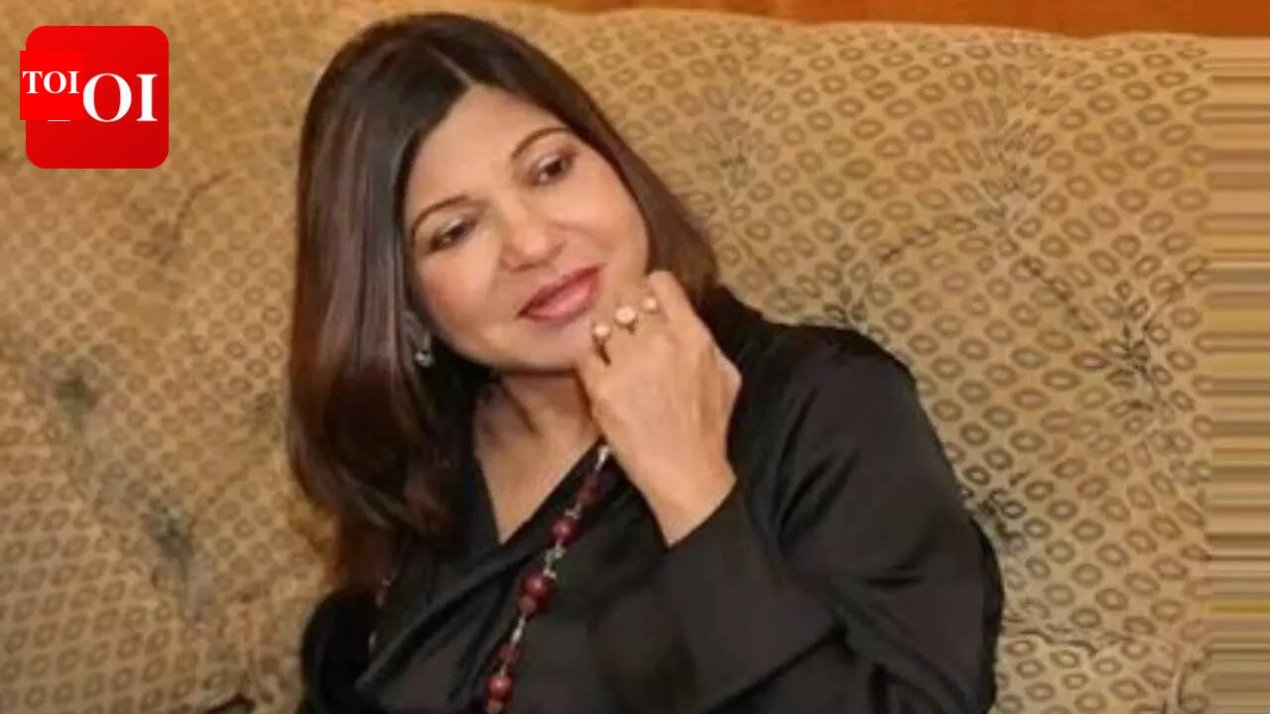 Alka Yagnik says she is ‘still suffering’ from rare hearing disorder, unable to take up new singing assignments | Hindi Movie News – The Times of India