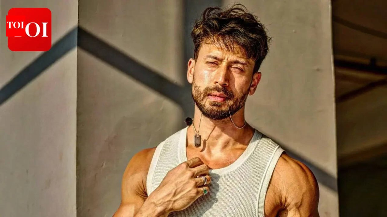 Tiger Shroff plans to seek therapy for aerophobia after scary flight experience: 'Every time I have to board a flight, I have anxiety' | Hindi Movie News – The Times of India
