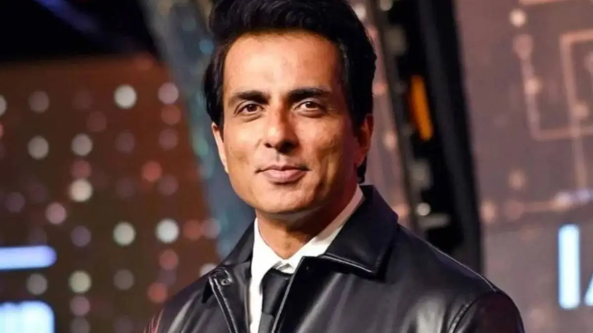 DM Us If You Need Help: Sonu Sood Offers Free Shelter in Dubai for Travellers Stranded Amid War Tensions