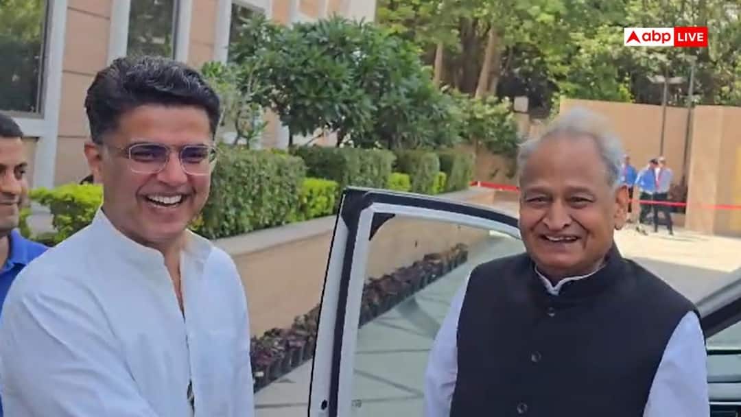 ‘फोटो खींच लो फिर कहोगे बनती नहीं है…’, सचिन पायलट से हाथ मिलाकर पत्रकार से बोले अशोक गहलोत
