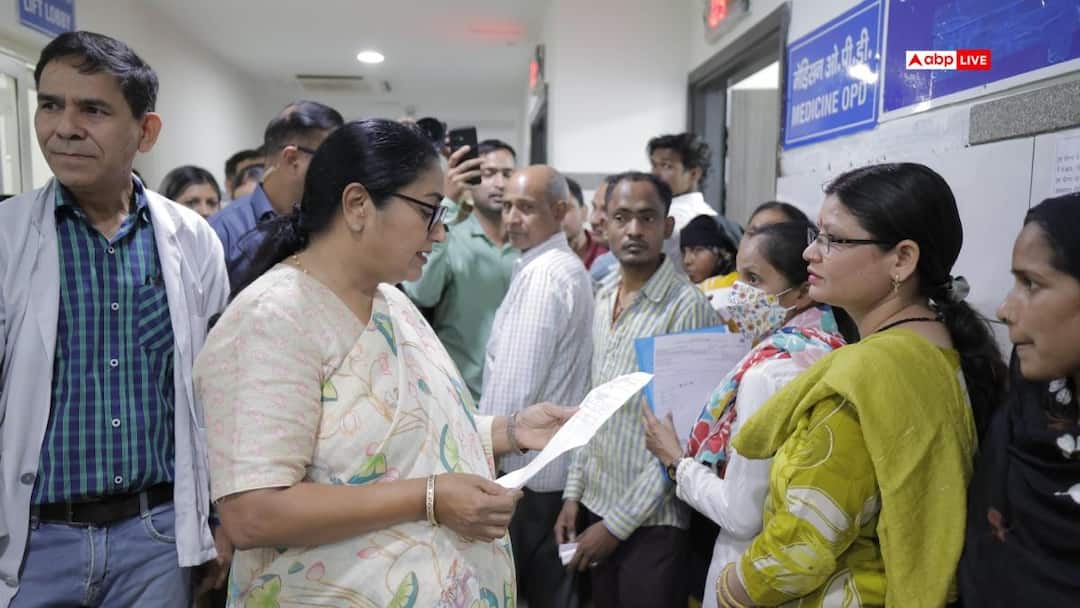 Delhi News: CM रेखा गुप्ता का अस्पताल में औचक निरीक्षण, साफ-सफाई और इलाज को लेकर दिए सख्त निर्देश