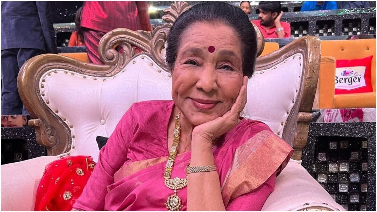 According to reports, 92-year-old Asha Bhosle received CPR following cardiac arrest before being declared dead