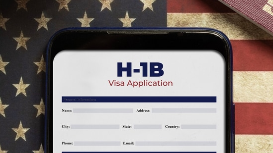 An Amazon employee says he is quitting the H-1B visa race.