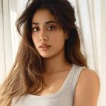 Janhvi Kapoor recalls seeing her morphed image on a porn site at 15; confronts paps for &lsquo;zooming into a woman&rsquo;s body&rsquo; | Hindi Movie News – The Times of India