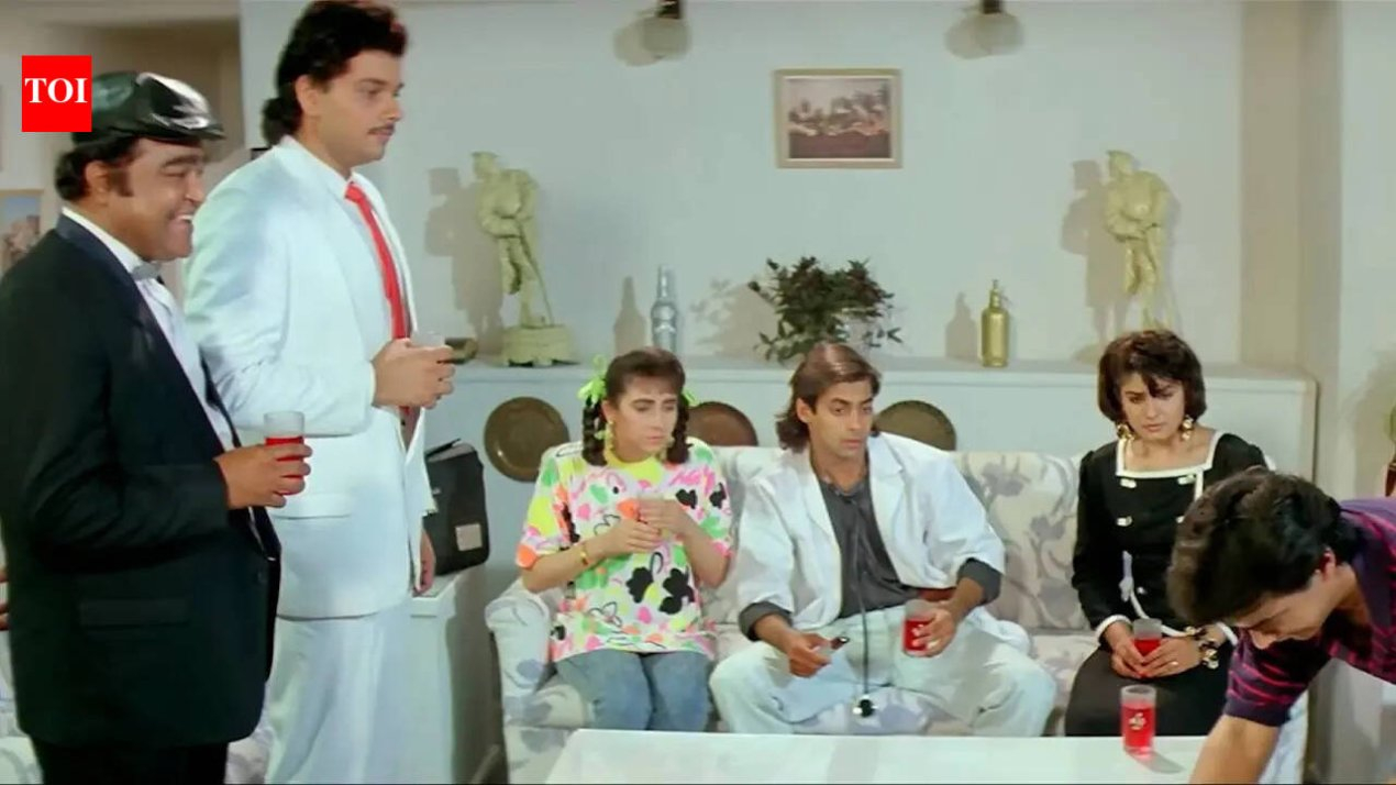 Shehzad Khan recalls Raveena Tandon-Karisma Kapoor&rsquo;s rivalry on Andaz Apna Apna set: &lsquo;We sensed a bit of distance during climax' | Hindi Movie News – The Times of India
