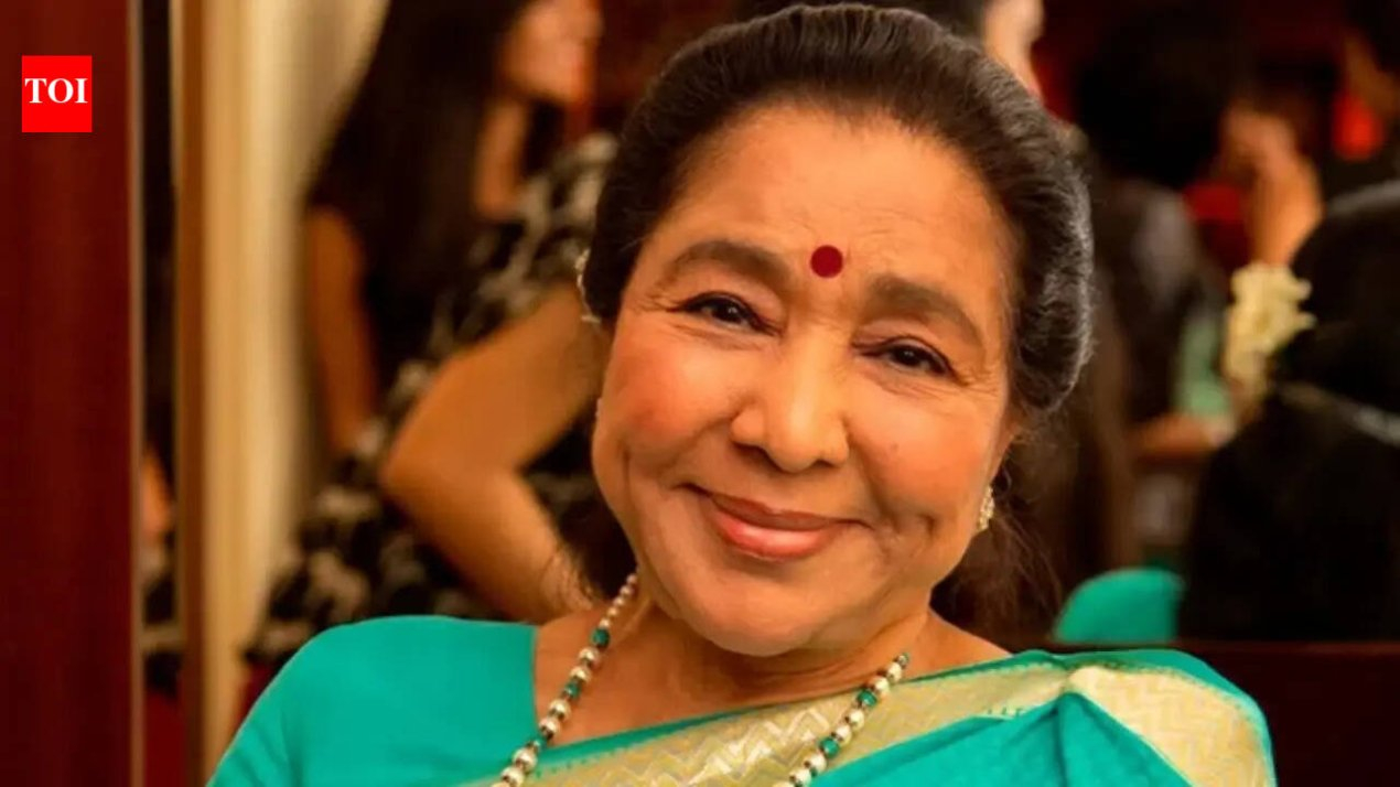 When Asha Bhosle spoke about singing live on stage at the age of 90 and suriving through difficult times in her life | – The Times of India