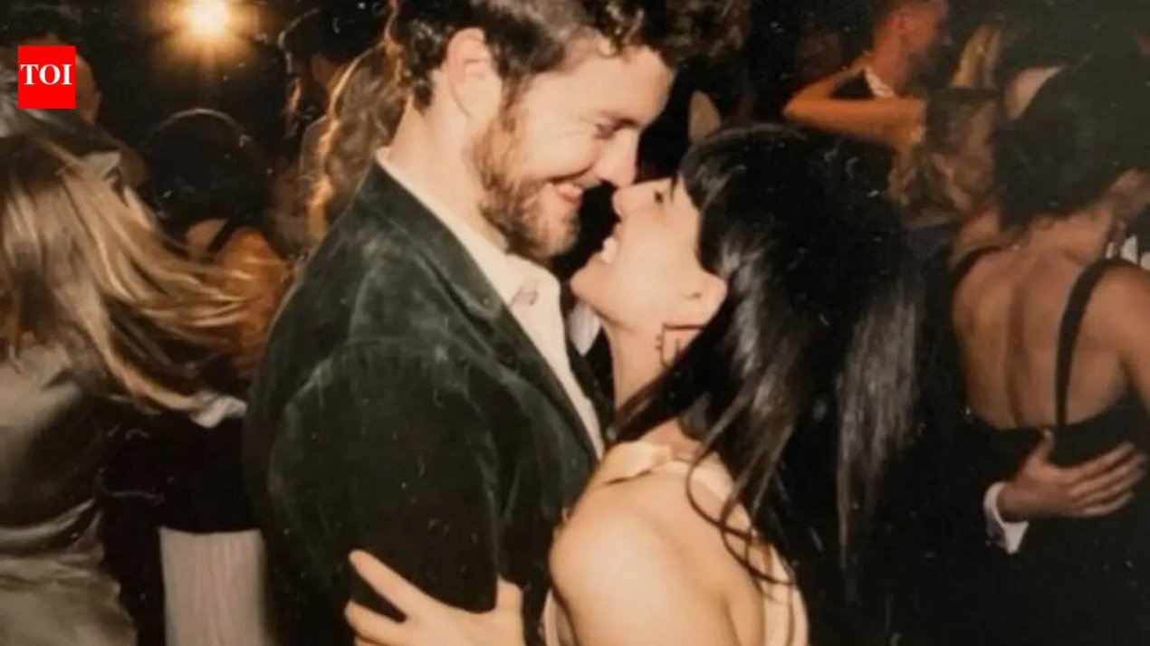 Jack Quaid marries 'The Boys' co-star Claudia Doumit in an intimate ceremony in Australia; Dennis Quaid and Meg Ryan attend – PICS | – The Times of India