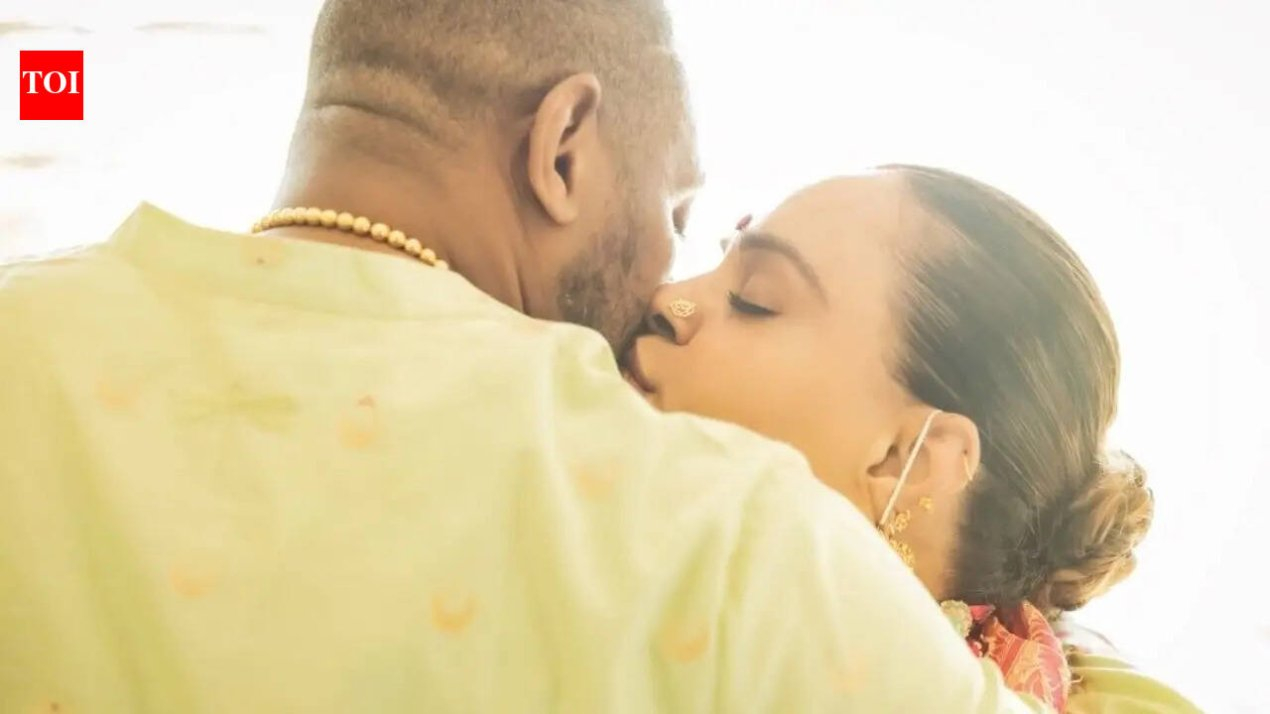 Casting director Shanoo Sharma ties the knot, keeps her husband's identity under wraps; Ranveer Singh, Arjun Kapoor, Parineeti Chopra react | Hindi Movie News – The Times of India