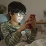 Screen time and kids: 5 simple rules to protect your child’s eyes