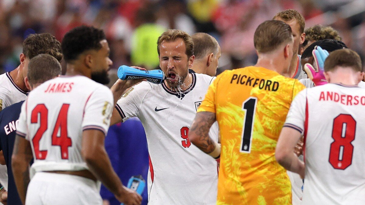 English football player Harry Kane and team during a hydration break at FIFA World Cup 2026. (Photo: AFP)