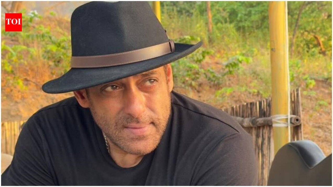 Salman Khan wins hearts by showing his support to his brother Sohail Khan during the ‘Alliance’ finale week.(Image Credit: Instagram)