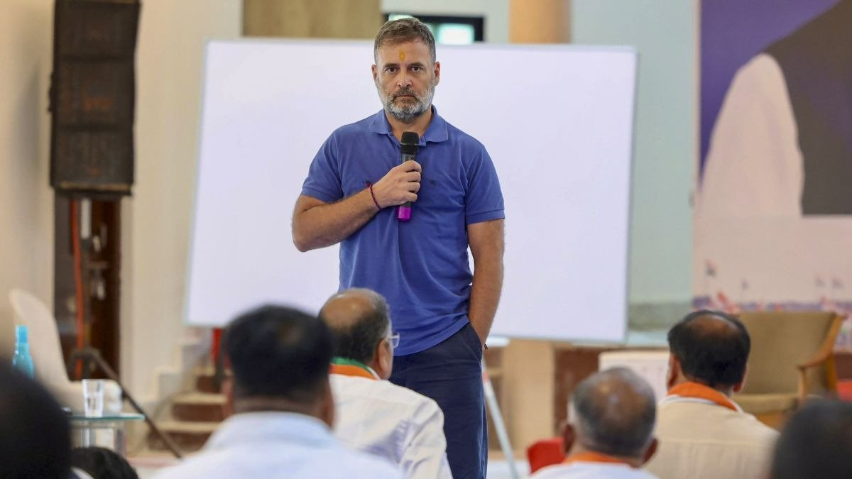 जूनागढ़ के कांग्रेस प्रशिक्षण शिविर में राहुल गांधी ने कार्यकर्ताओं को बताया बीजेपी को हराने का नुस्खा. (Photo: PTI)
