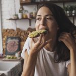 Is your ‘healthy’ breakfast making you hungry by 11 am? Here’s what nutritionists say