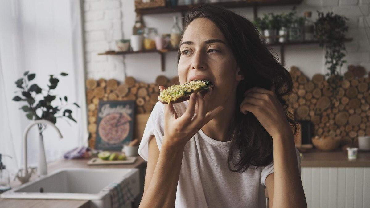 Is your ‘healthy’ breakfast making you hungry by 11 am? Here’s what nutritionists say